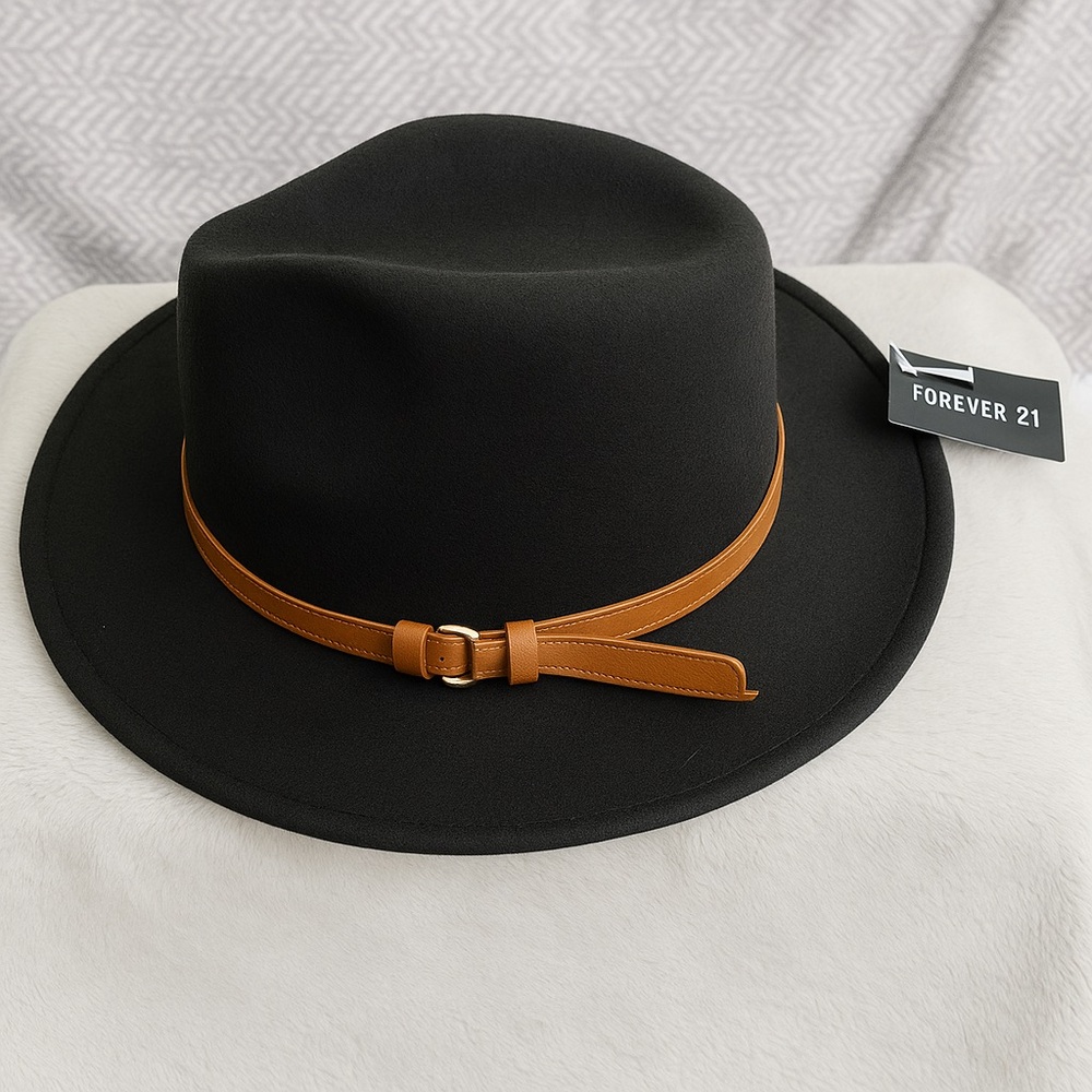 Forever 21 Men’s Black Fedora Hat with Brown Faux Leather Band – New With Tags